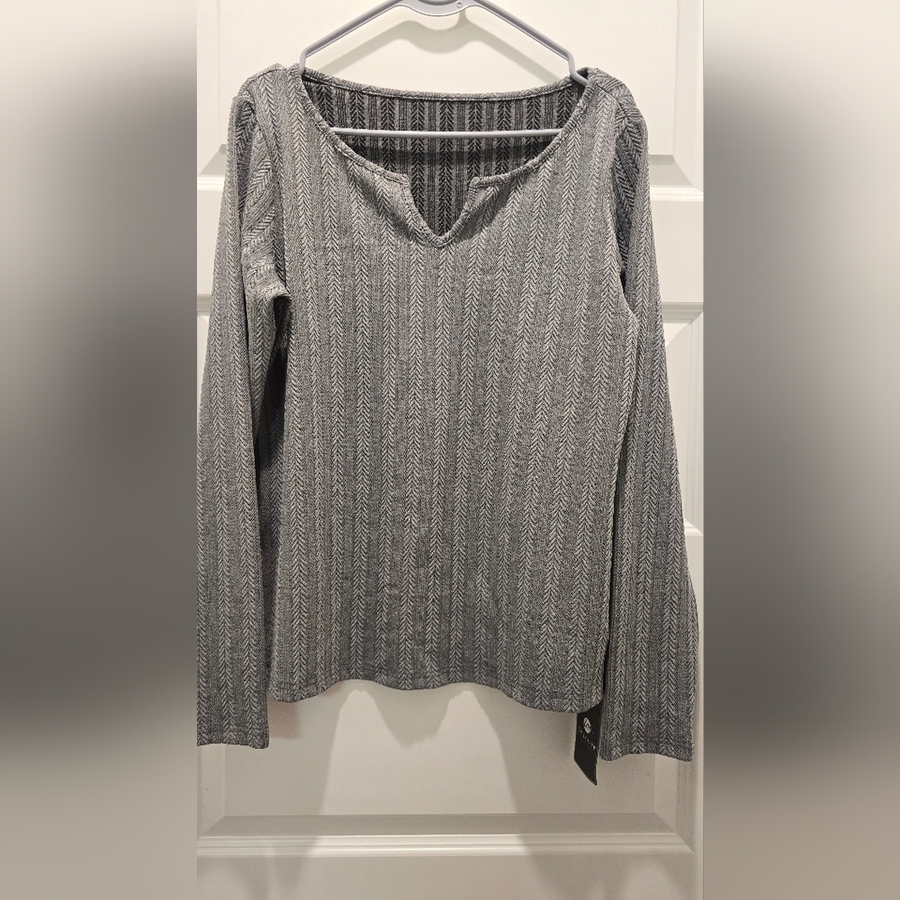 Amazon Gray Long Sleeve Women's Top